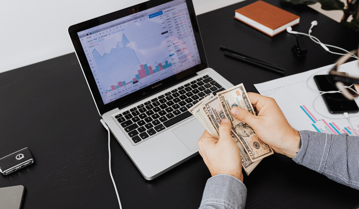 How to Compare High-Yield Savings Accounts